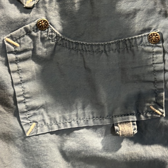 Cute low-rise four pocket capri’s with ruched side ties - Picture 7 of 7